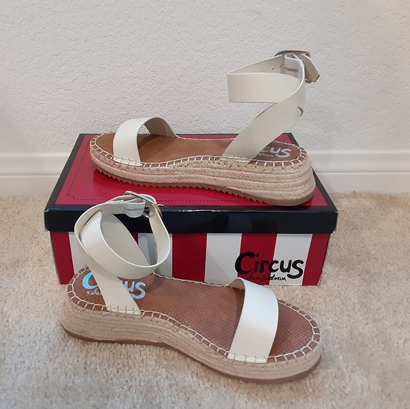 Circus by Sam Edelman - Picture 2 of 4